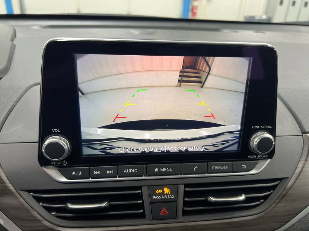 Used 2025 Nissan Altima 2.5 SV FWD image 15