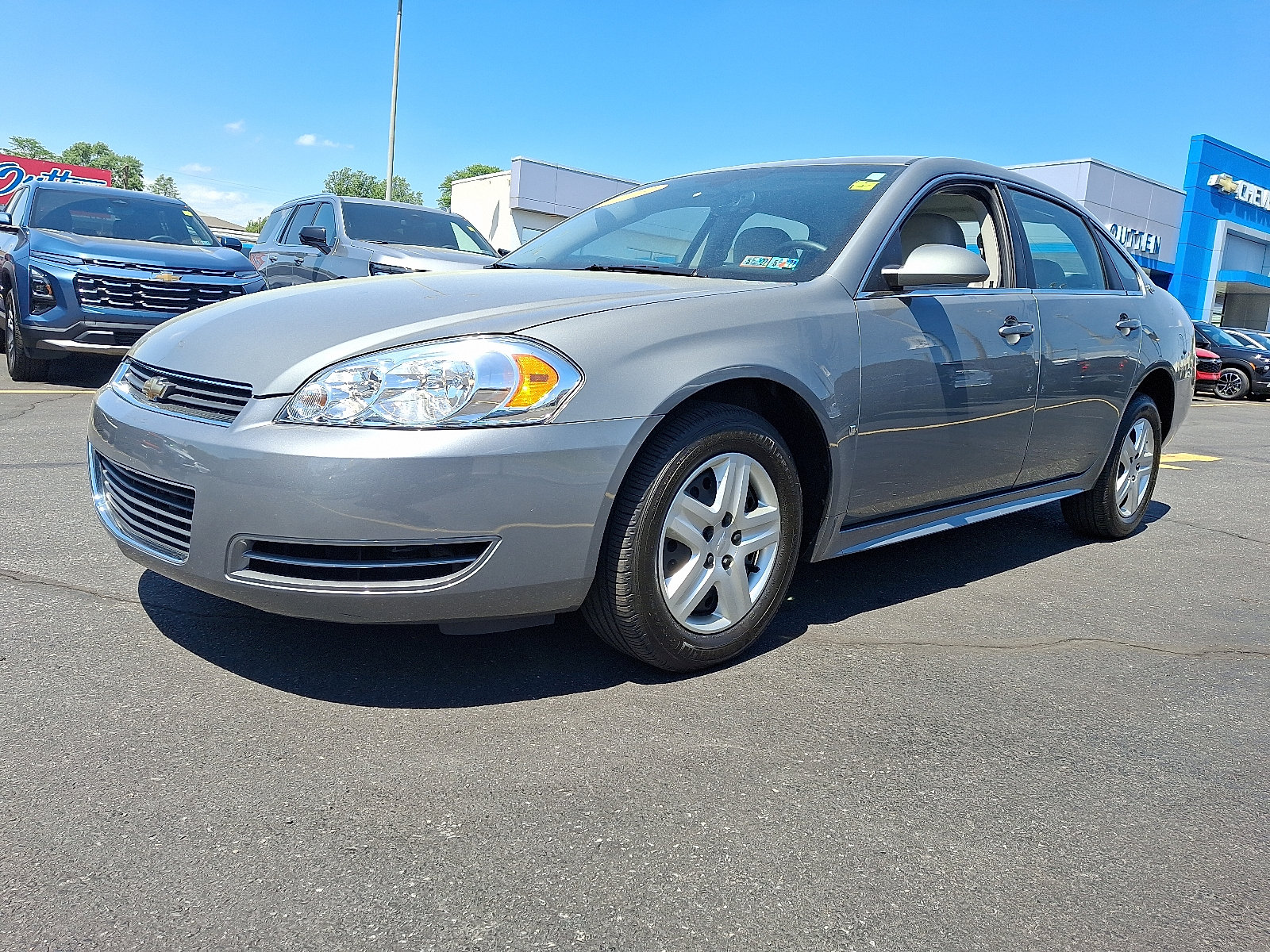 Used 2009 Chevrolet Impala LS FWD image 1