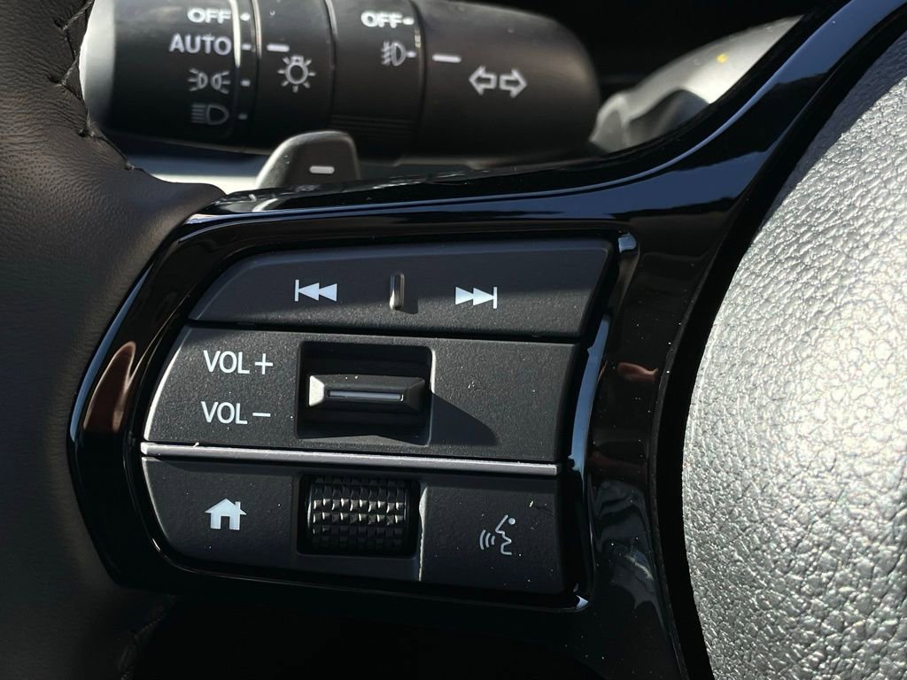 Used 2025 Honda Pilot EX-L image 15