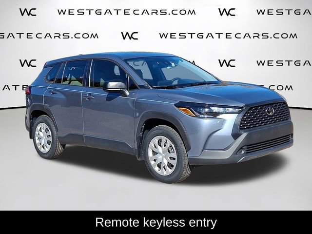 Used 2022 Toyota Corolla Cross L video 2