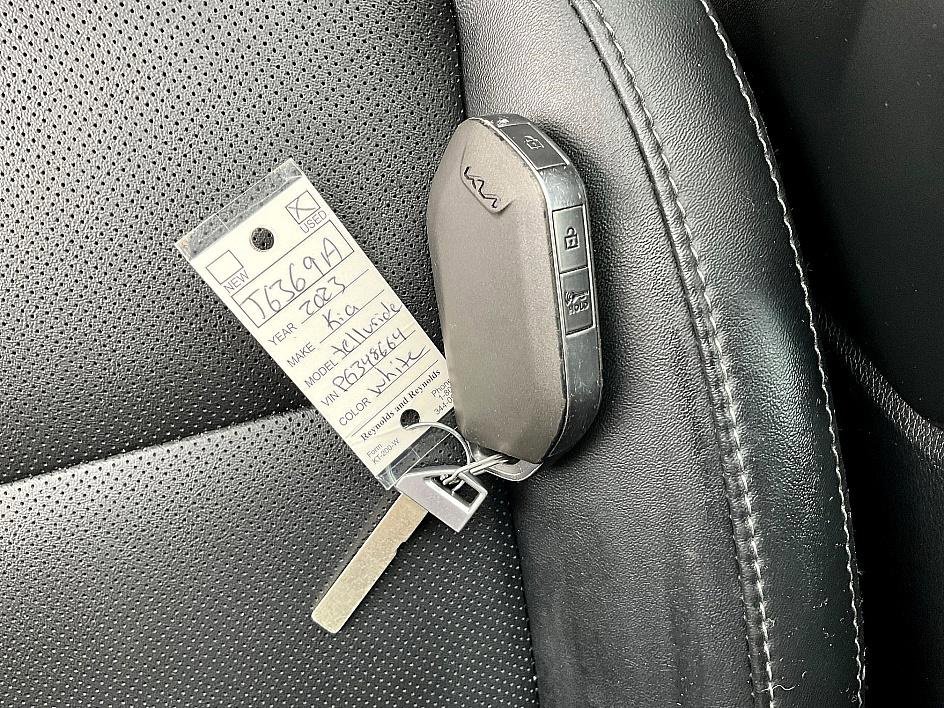 Used 2023 Kia Telluride LX image 33