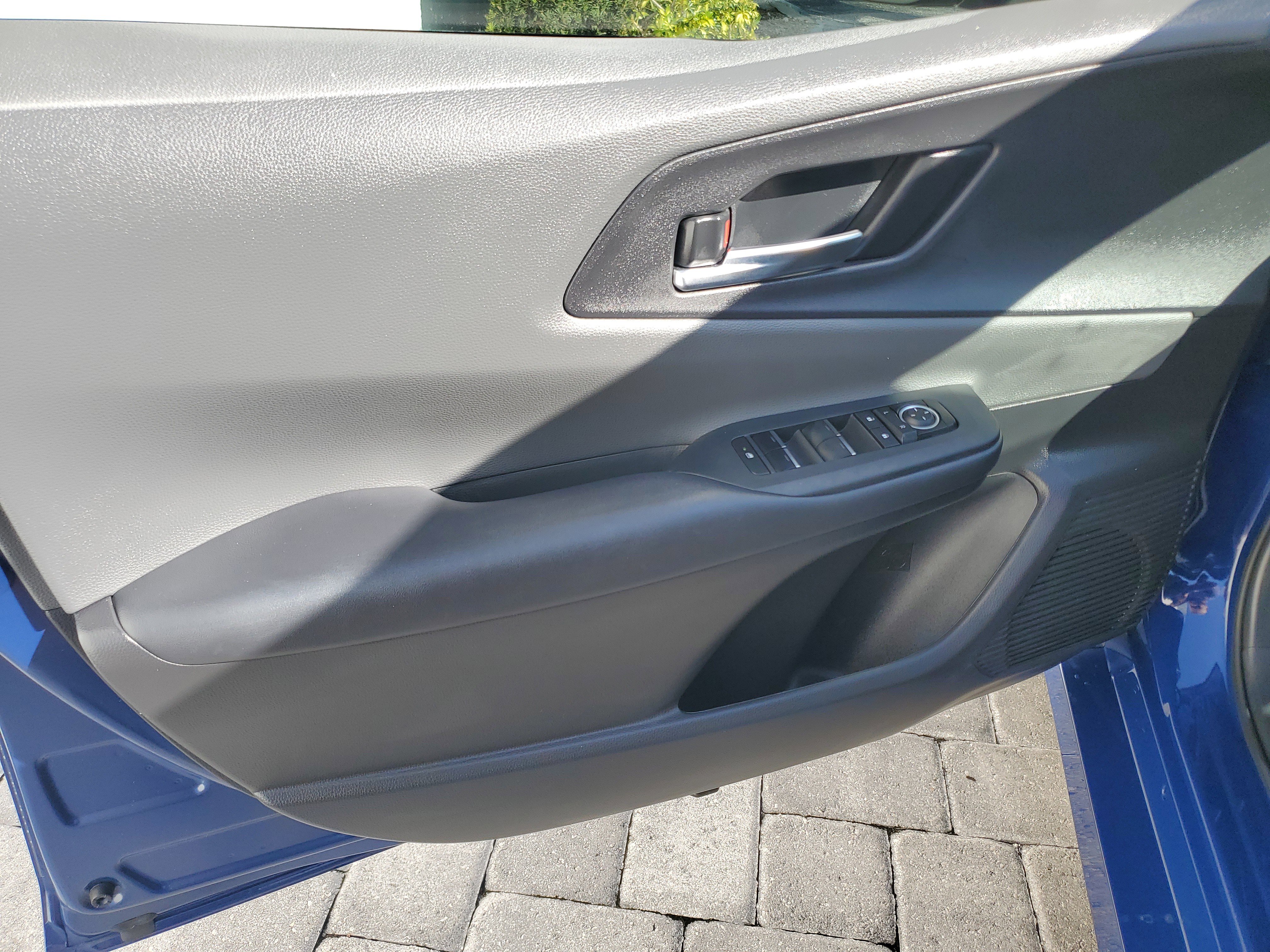 Used 2025 Toyota Prius XLE image 15