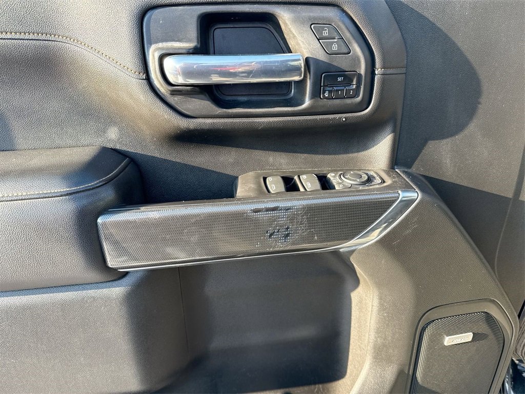 Used 2020 GMC Sierra 2500 AT4 w/ AT4 Premium Package image 12