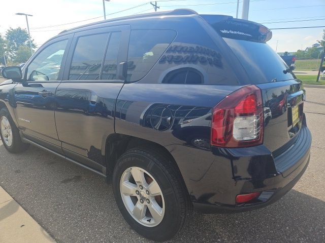 Used 2017 Jeep Compass Latitude FWD image 8