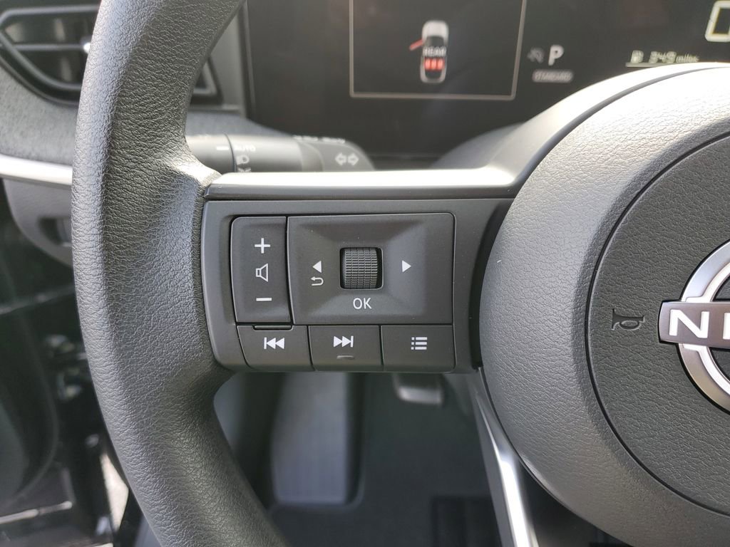 Used 2025 Nissan Kicks SV image 22