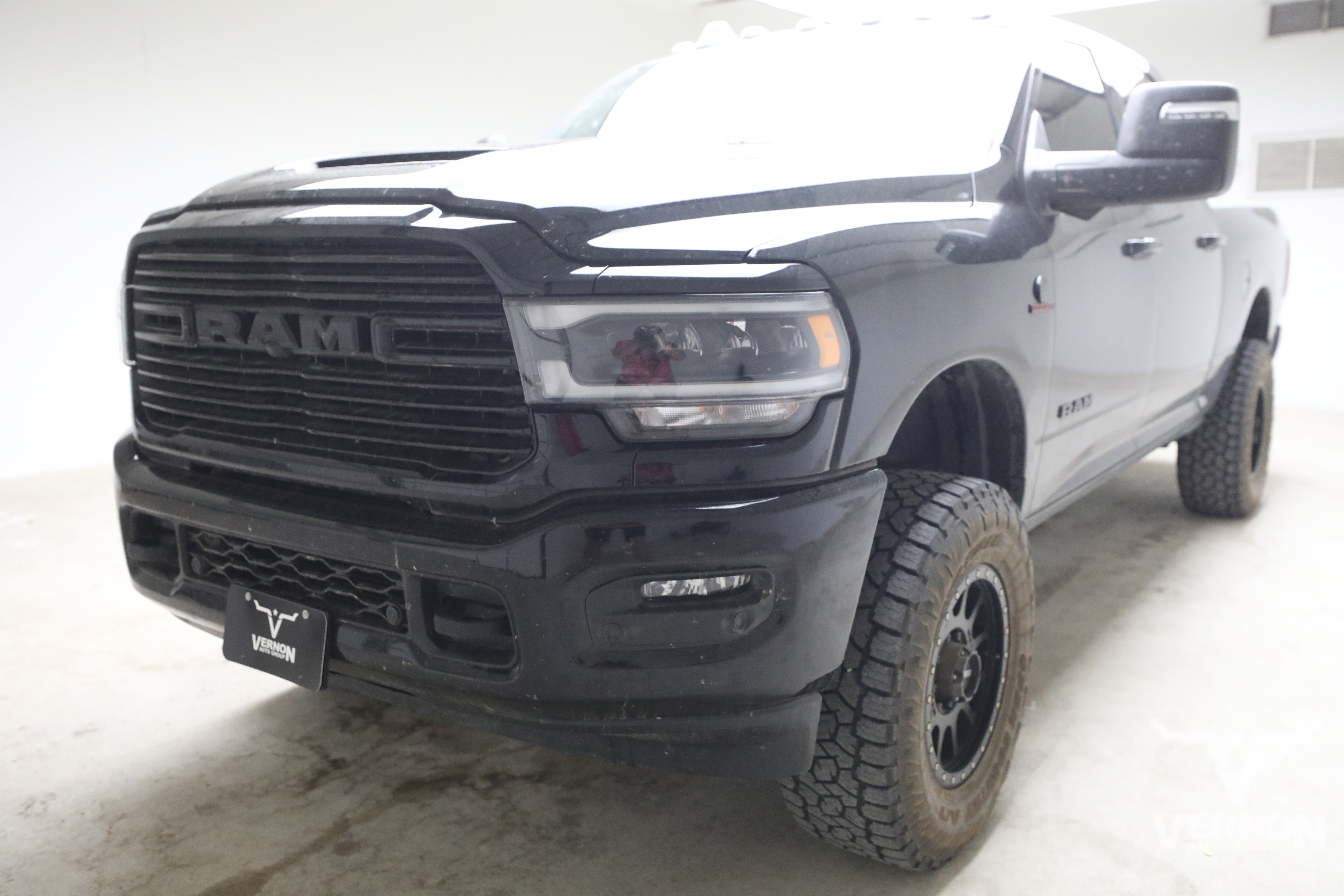 Used 2024 RAM 2500 Laramie w/ Night Edition AWD/4WD image 1