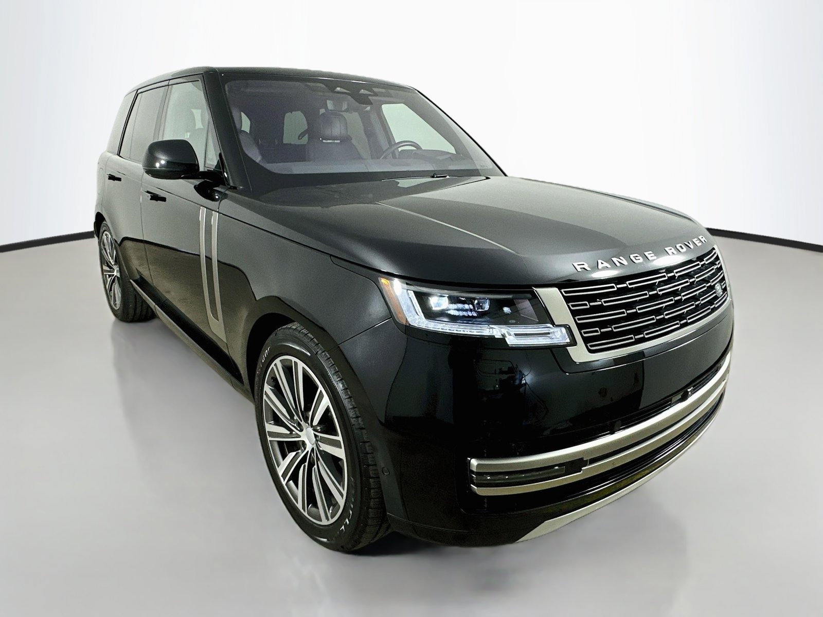 Used 2023 Land Rover Range Rover SE AWD/4WD image 3