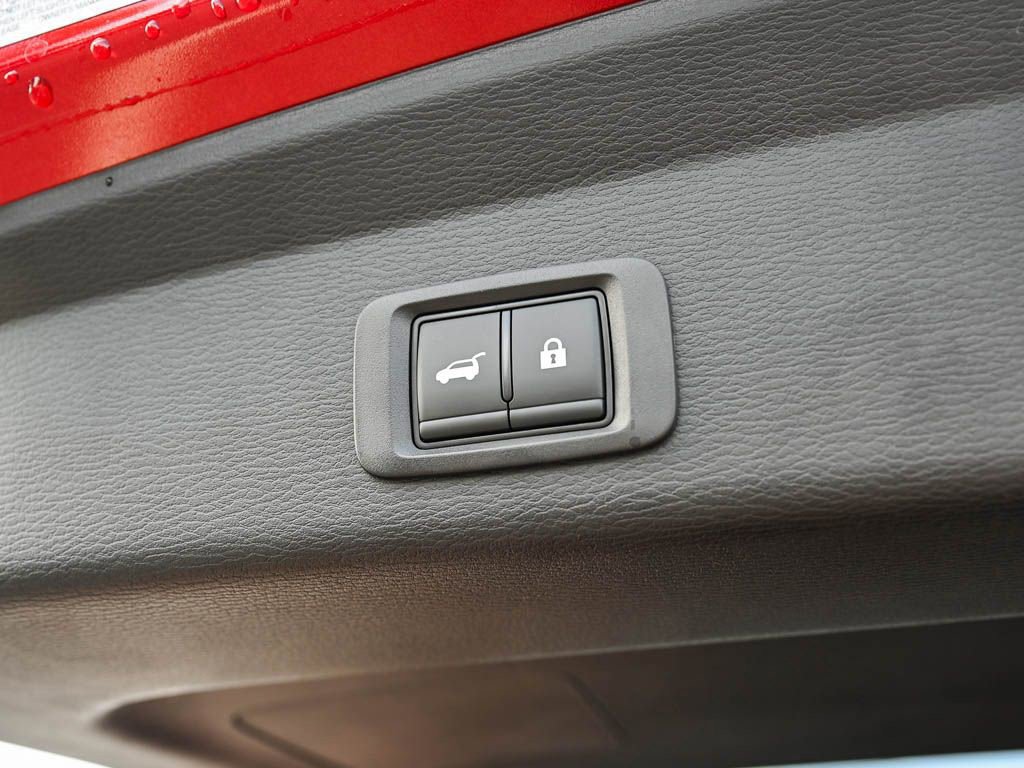 New 2025 Mitsubishi Outlander SE image 8