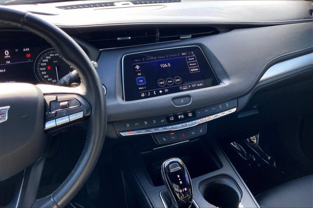 Used 2023 Cadillac XT4 Premium Luxury w/ Technology Package AWD/4WD image 5