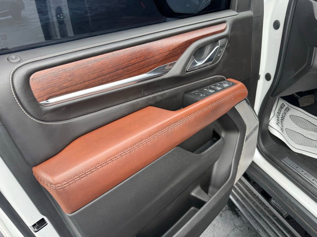 Used 2023 GMC Yukon Denali Ultimate w/ LPO, Floor Liner Package AWD/4WD image 19