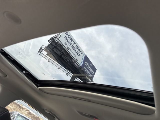 Certified 2023 Hyundai Venue SEL image 5