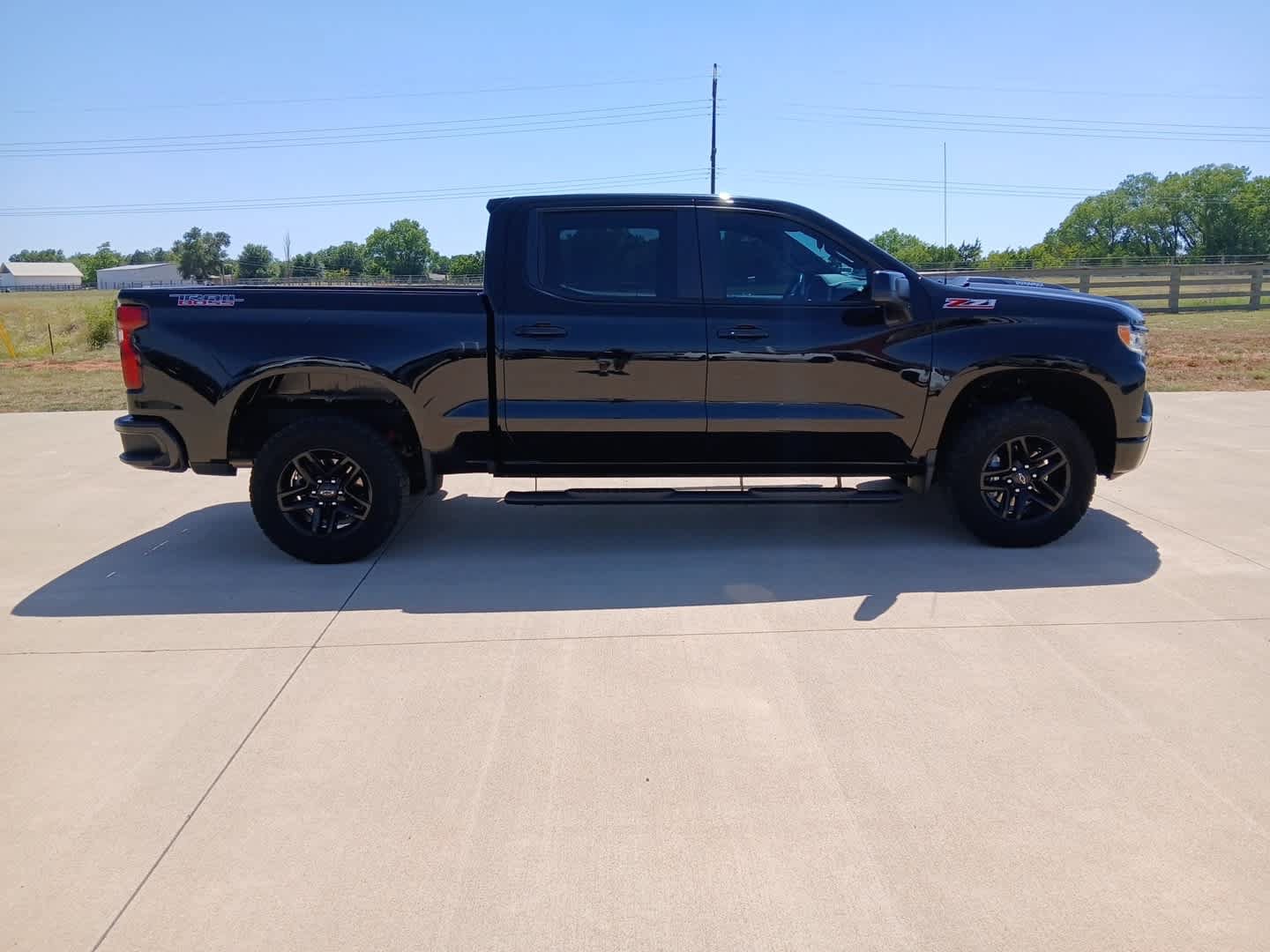 Used 2024 Chevrolet Silverado 1500 LT Trail Boss AWD/4WD image 8
