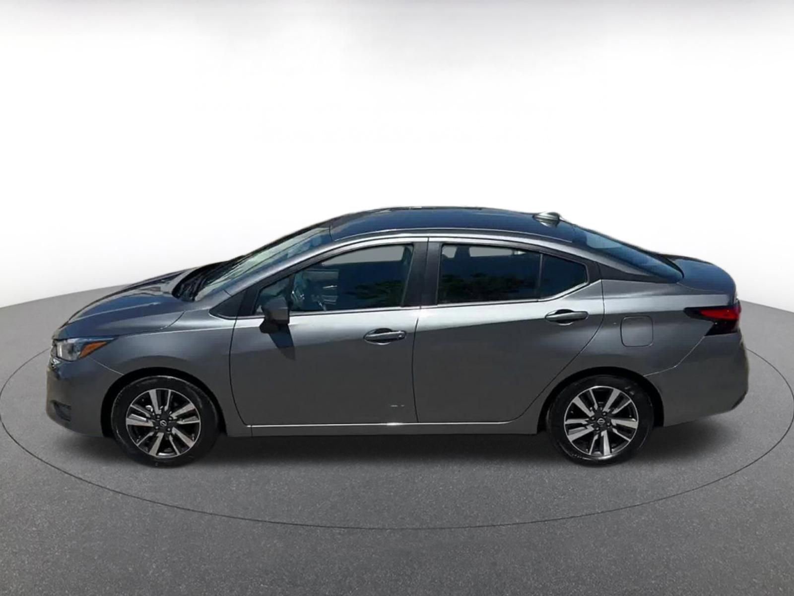 Used 2025 Nissan Versa SV FWD image 9