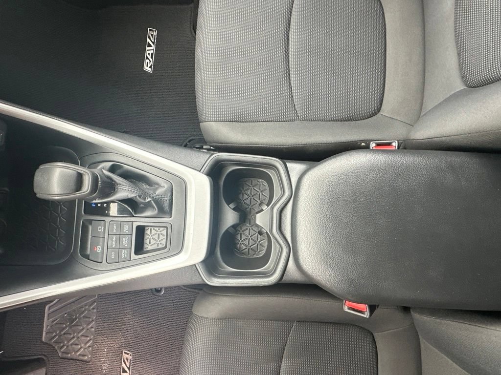 Used 2020 Toyota RAV4 LE w/ Carpet Mat Package AWD/4WD image 33