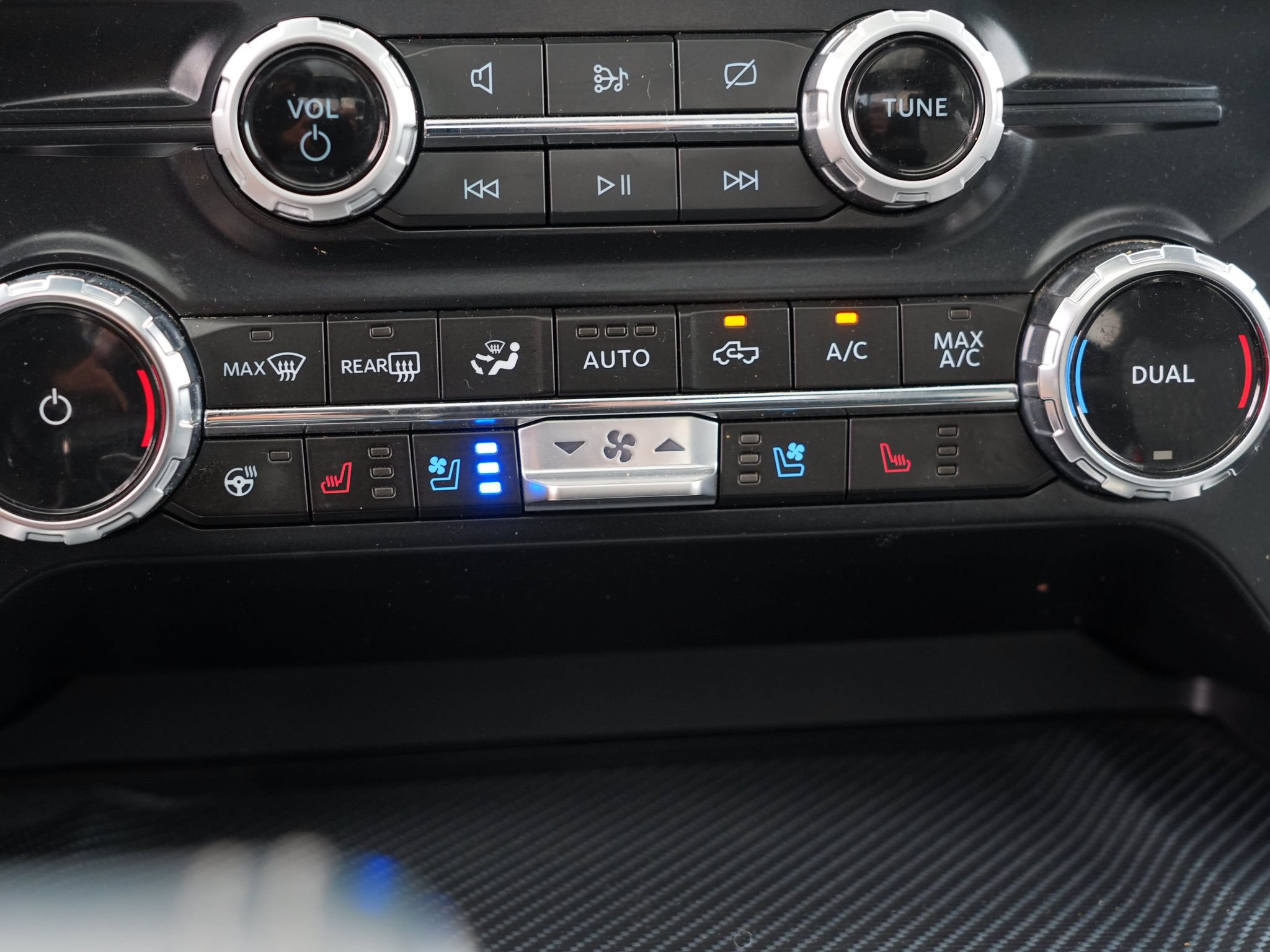 Used 2023 Ford F150 Limited AWD/4WD image 34