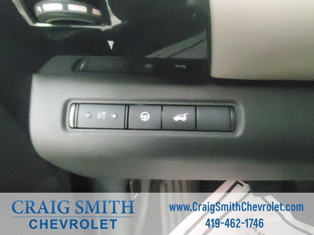 Used 2025 Nissan Pathfinder SV FWD image 22