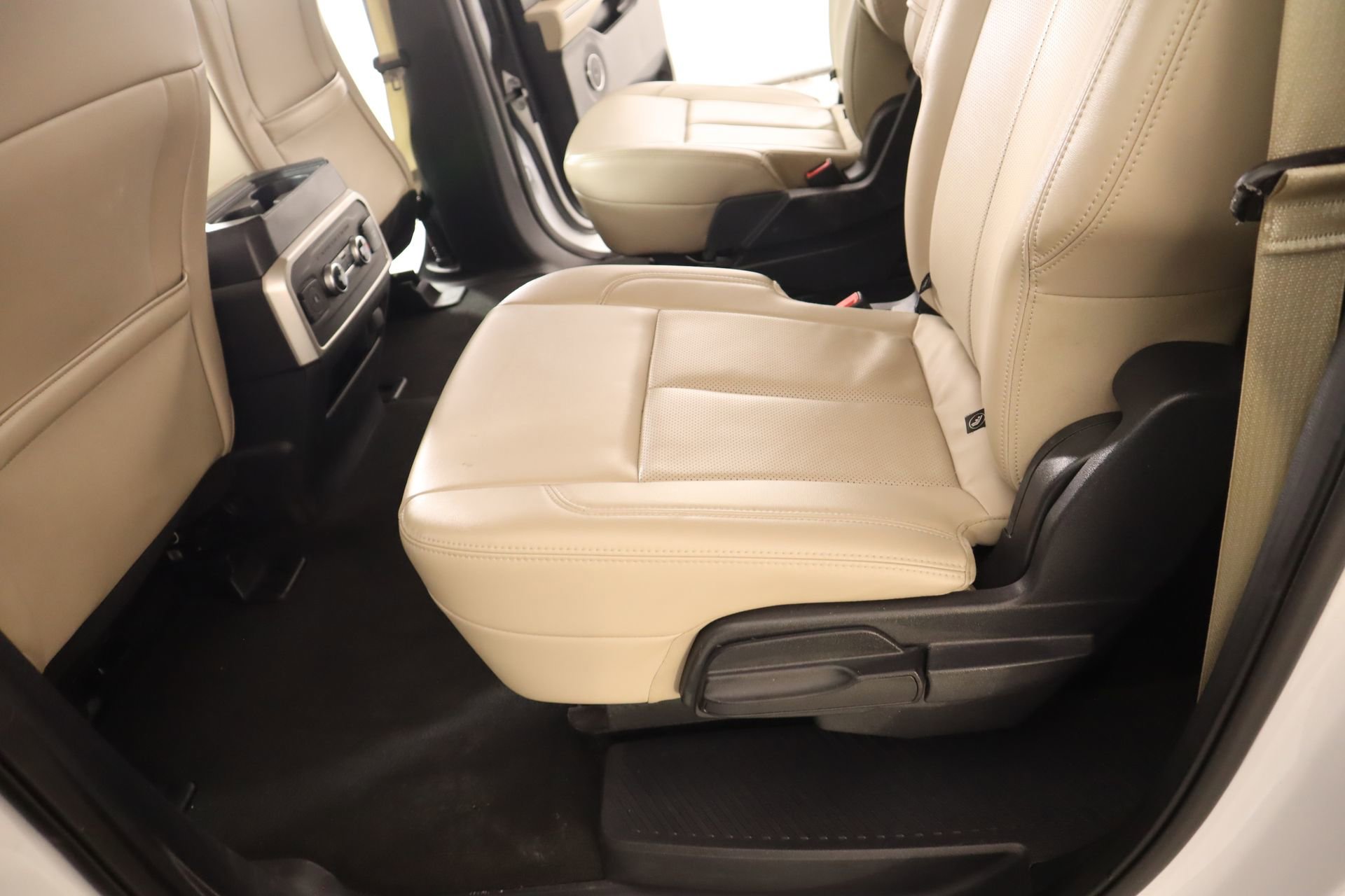 Used 2024 Ford Expedition Max XLT image 13