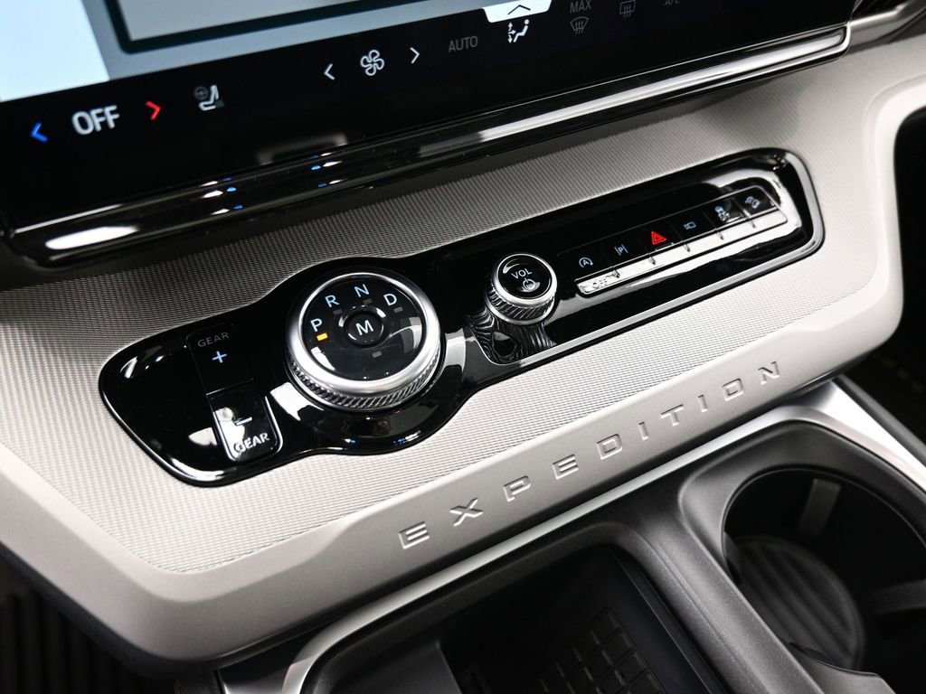 New 2025 Ford Expedition Max Active image 16