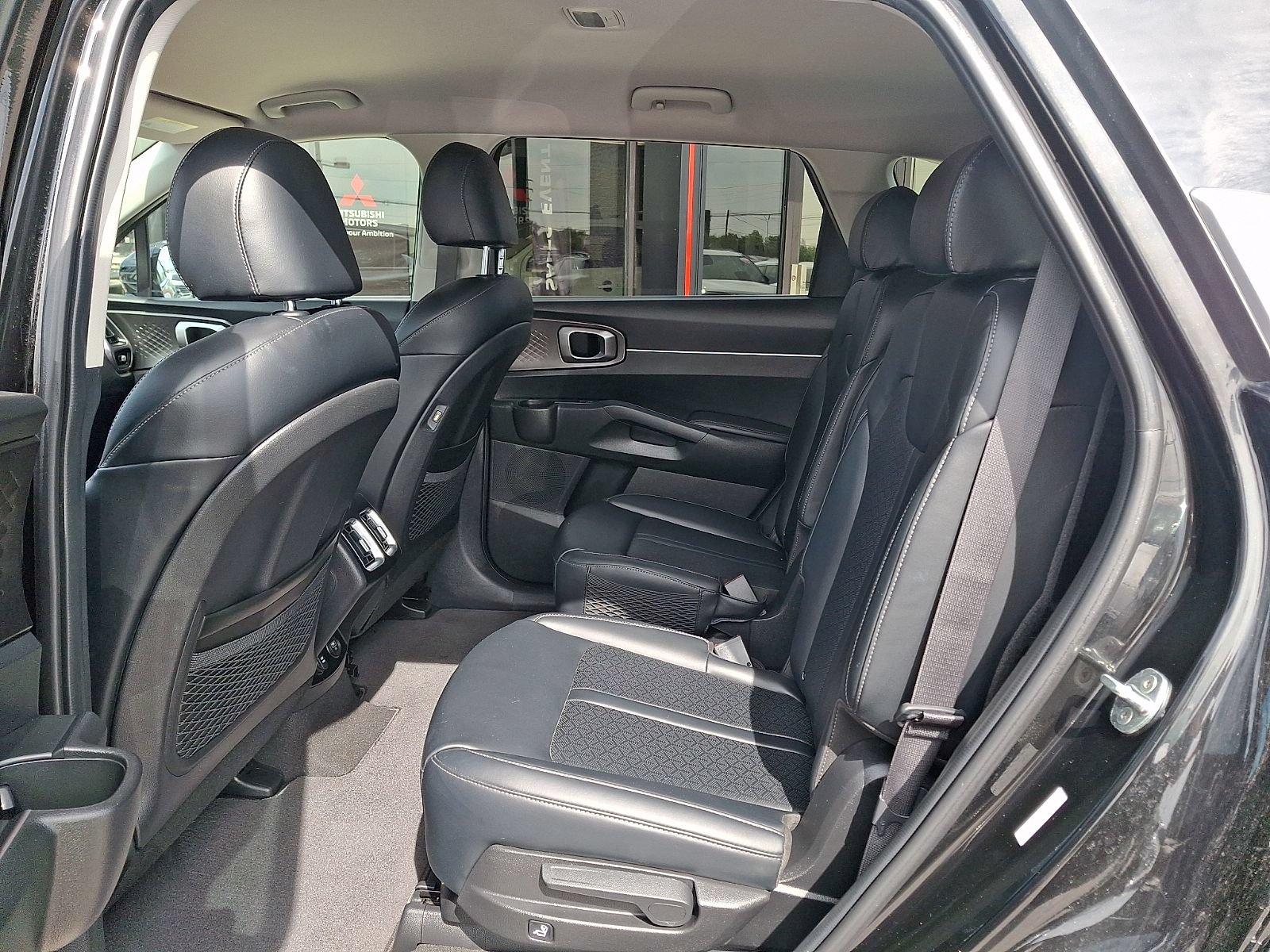 Certified 2023 Kia Sorento EX AWD/4WD image 9
