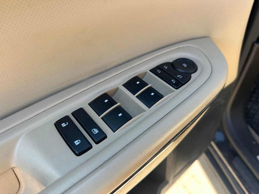 Used 2012 GMC Acadia Denali image 10