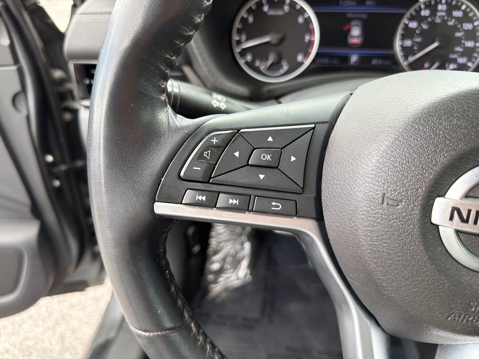 Certified 2020 Nissan Sentra SV FWD image 12