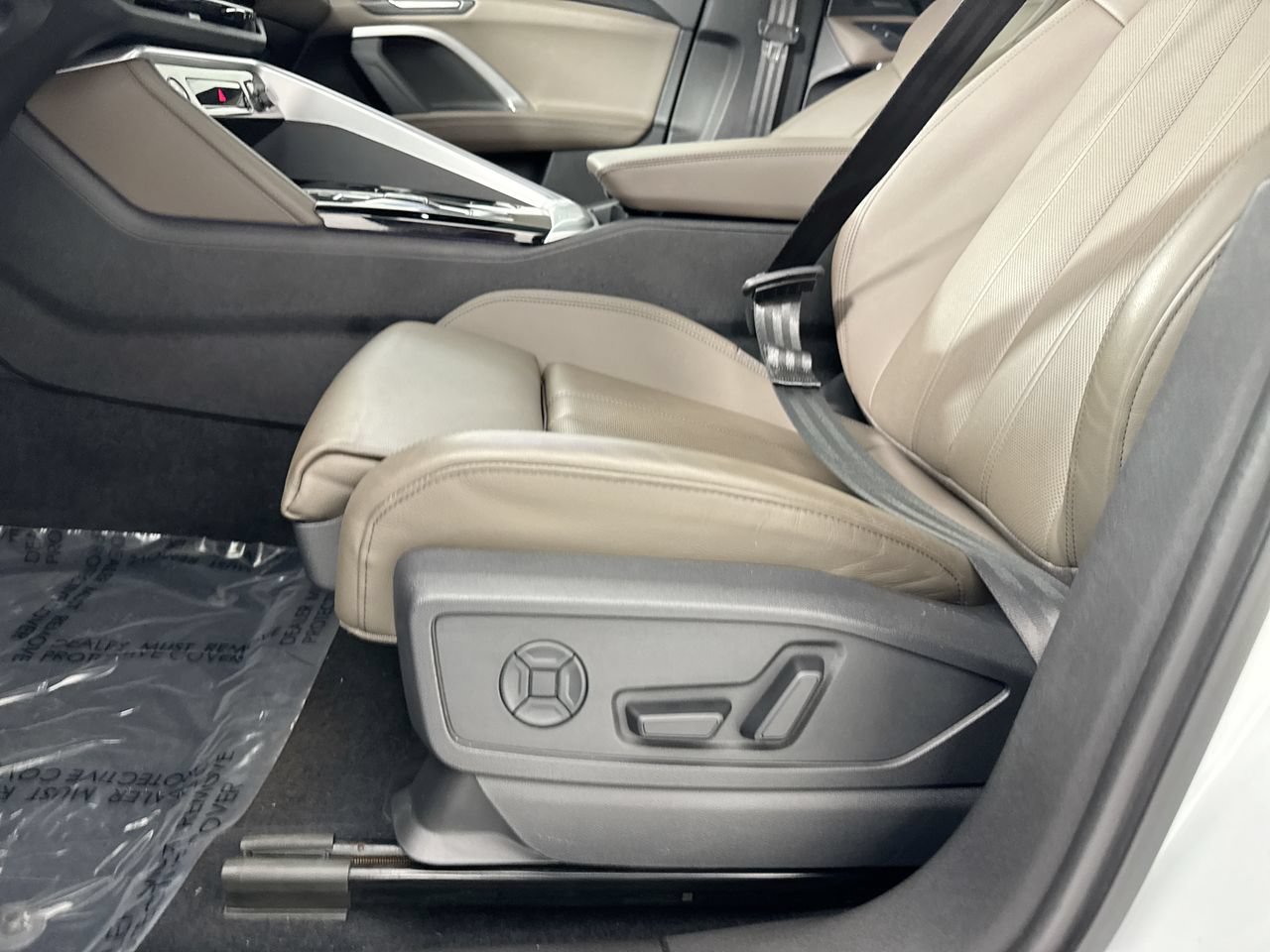 Used 2025 Audi Q5 Premium Plus w/ Premium Plus AWD/4WD image 28