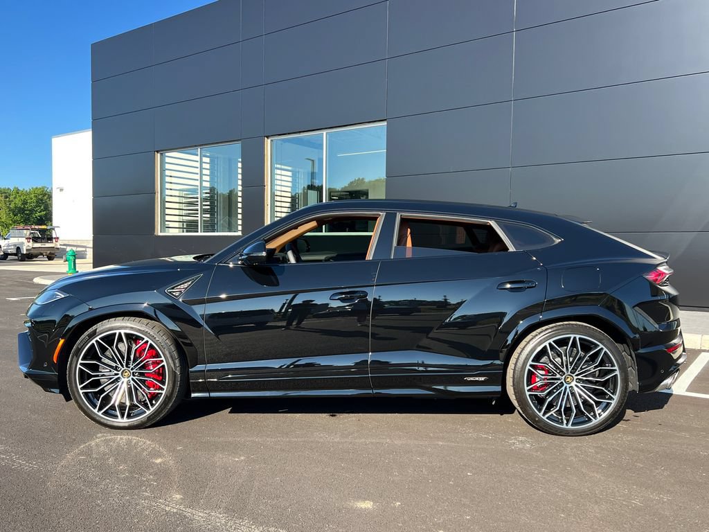 Used 2025 Lamborghini Urus SE AWD/4WD image 4
