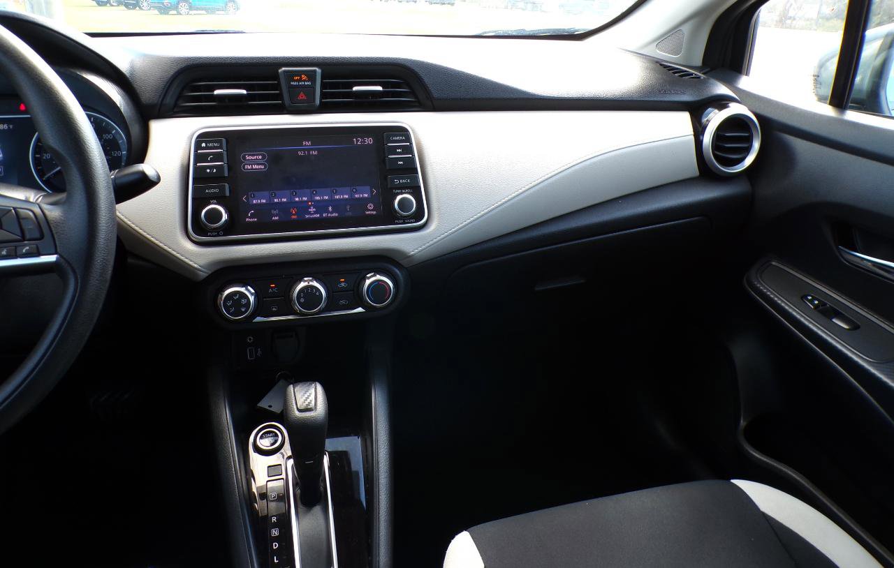 Used 2022 Nissan Versa SV w/ Trunk Package image 12