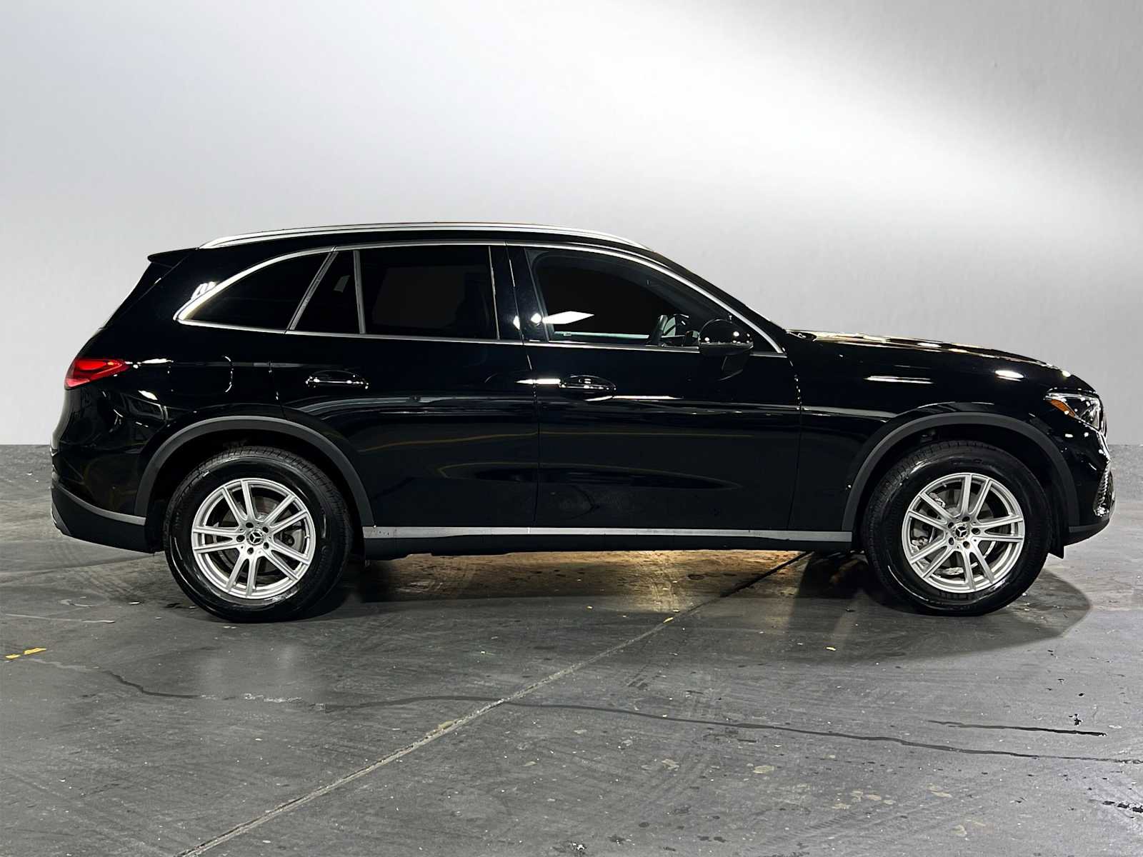 Certified 2025 Mercedes-Benz GLC 300 4MATIC image 2