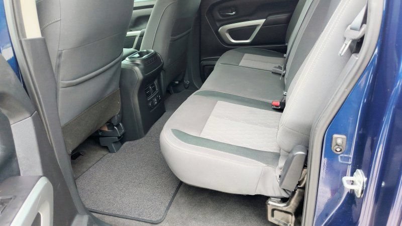 Used 2021 Nissan Titan SV w/ SV Convenience Package RWD image 10