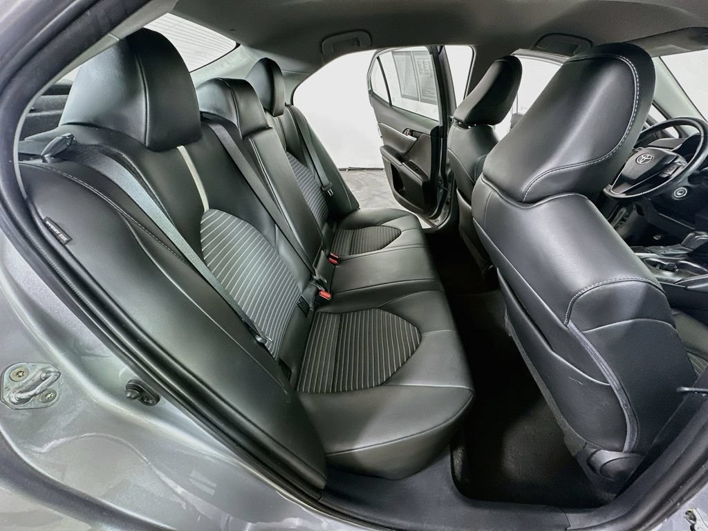 Used 2023 Toyota Camry SE FWD image 11
