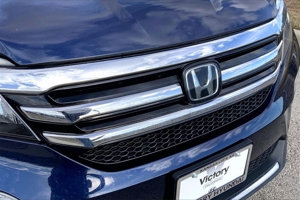 Used 2017 Honda Pilot Touring image 25