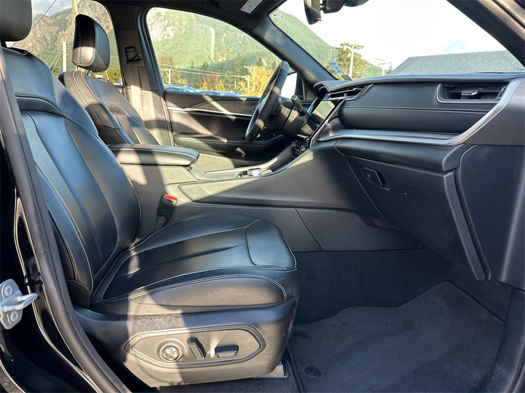 Used 2024 Jeep Grand Cherokee Limited image 11