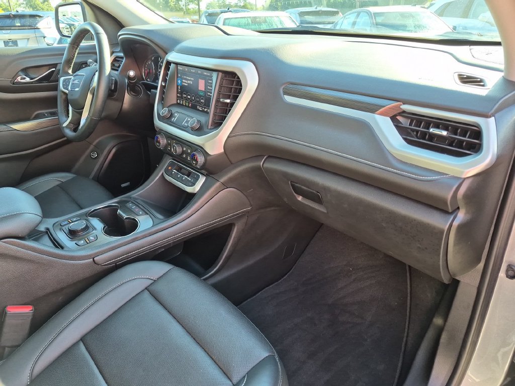Used 2023 GMC Acadia SLT w/ Technology Package FWD image 34