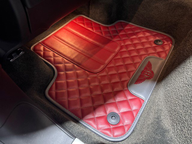 Used 2017 Bentley Bentayga image 57