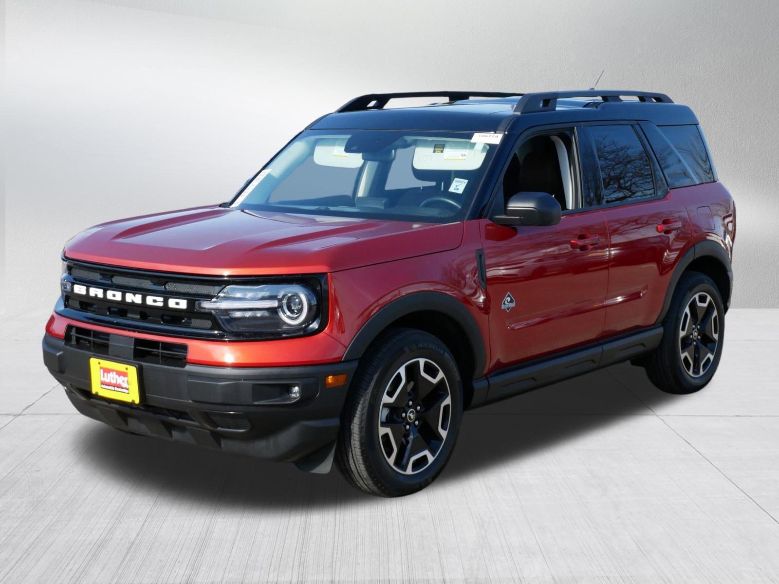 Used 2023 Ford Bronco Sport Outer Banks w/ Tech Package AWD/4WD image 3