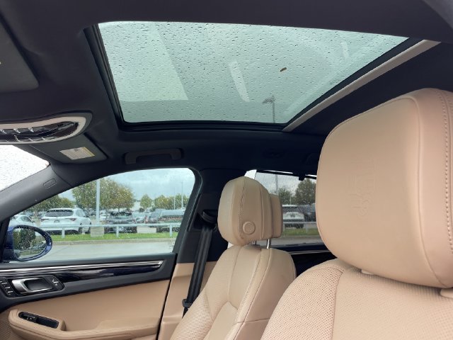 Used 2024 Porsche Macan AWD/4WD image 22