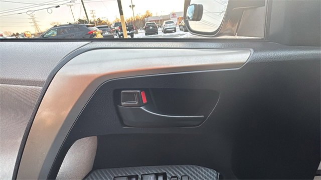Used 2013 Toyota RAV4 LE image 10