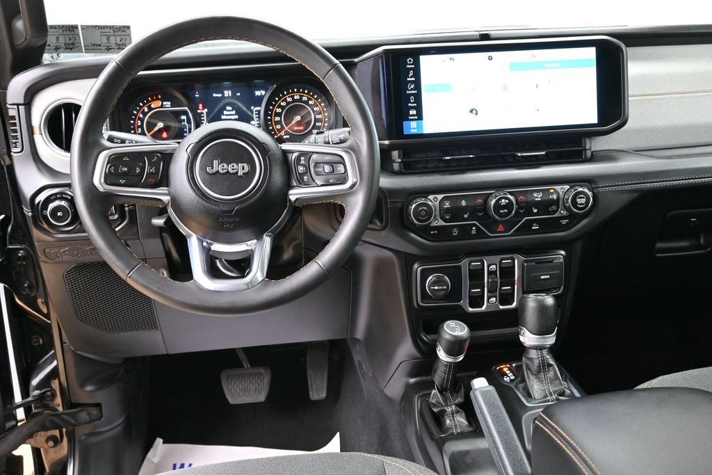 Used 2024 Jeep Wrangler Unlimited Sahara AWD/4WD image 34