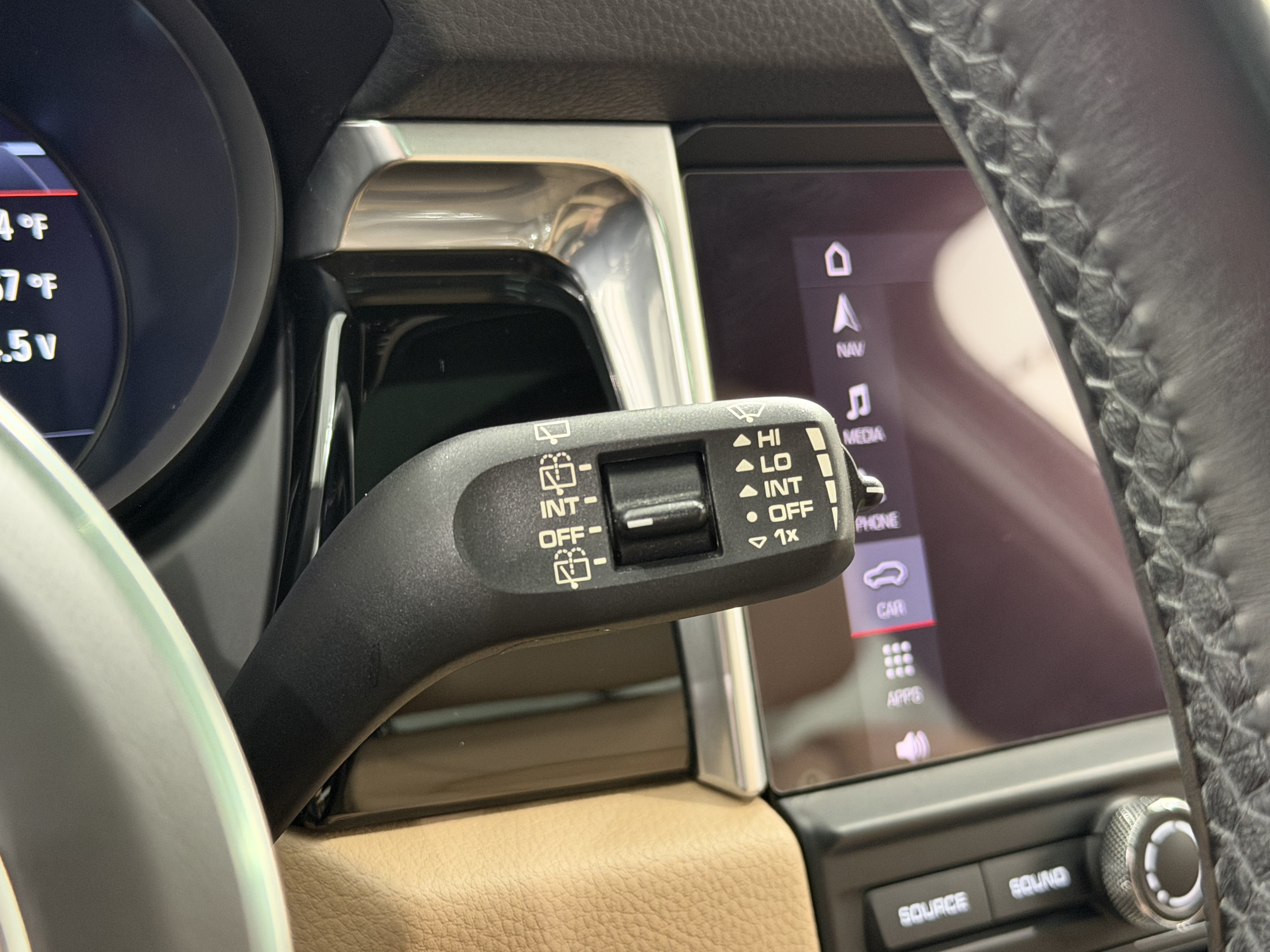 Certified 2021 Porsche Macan AWD/4WD image 48