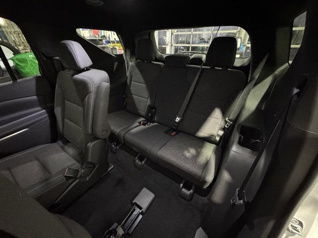 Used 2025 Chevrolet Traverse LT image 9