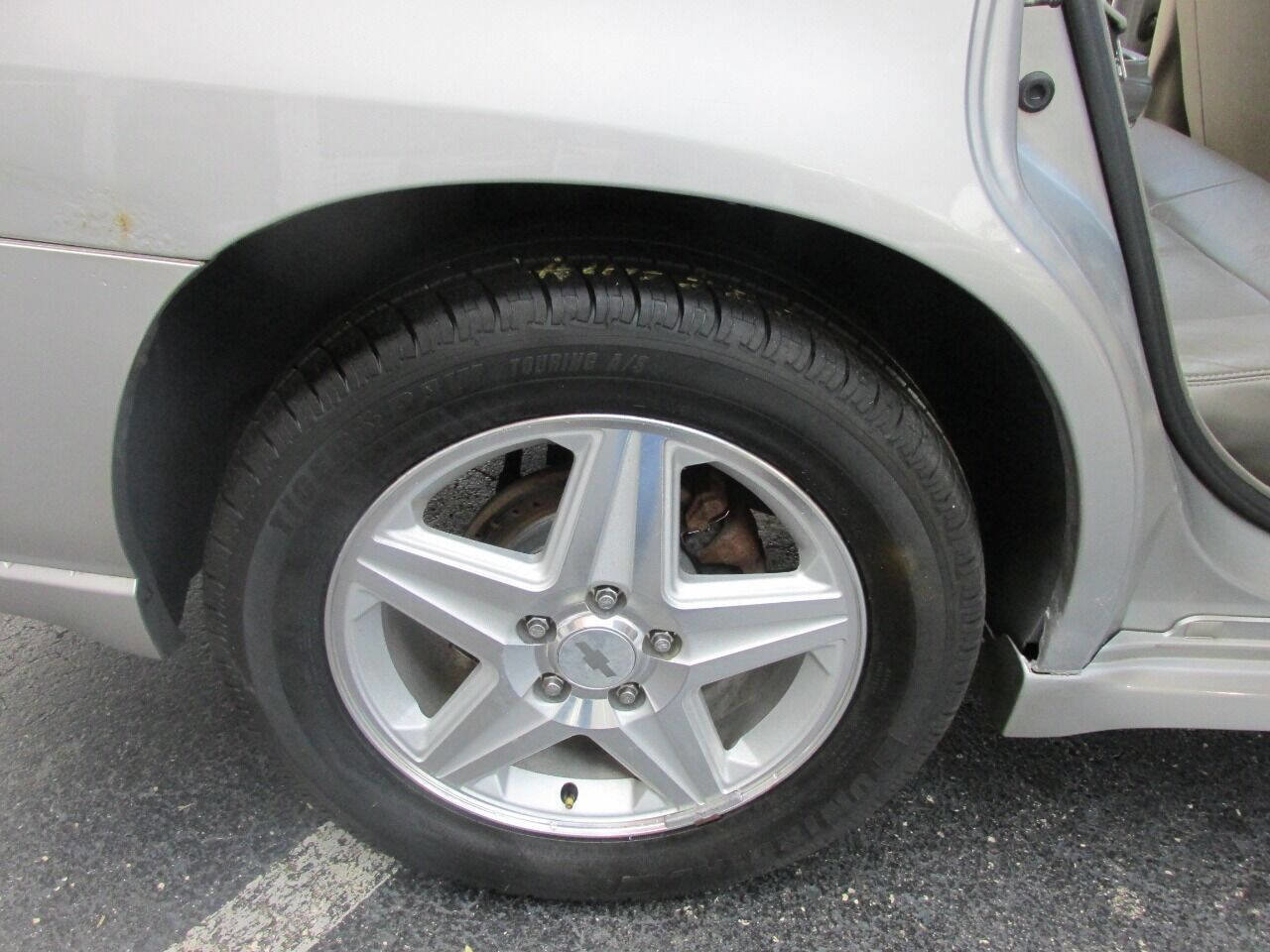 Used 2005 Chevrolet Impala SS w/ Sun And Sound Package image 16