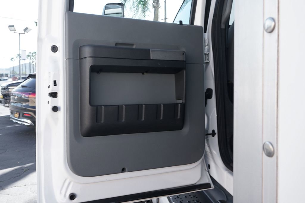 Used 2016 Ford F650 2WD Crew Cab Super Duty image 43