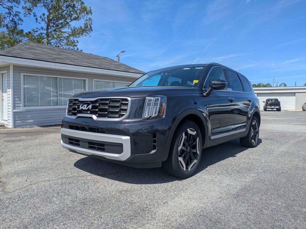 Used 2025 Kia Telluride S image 8