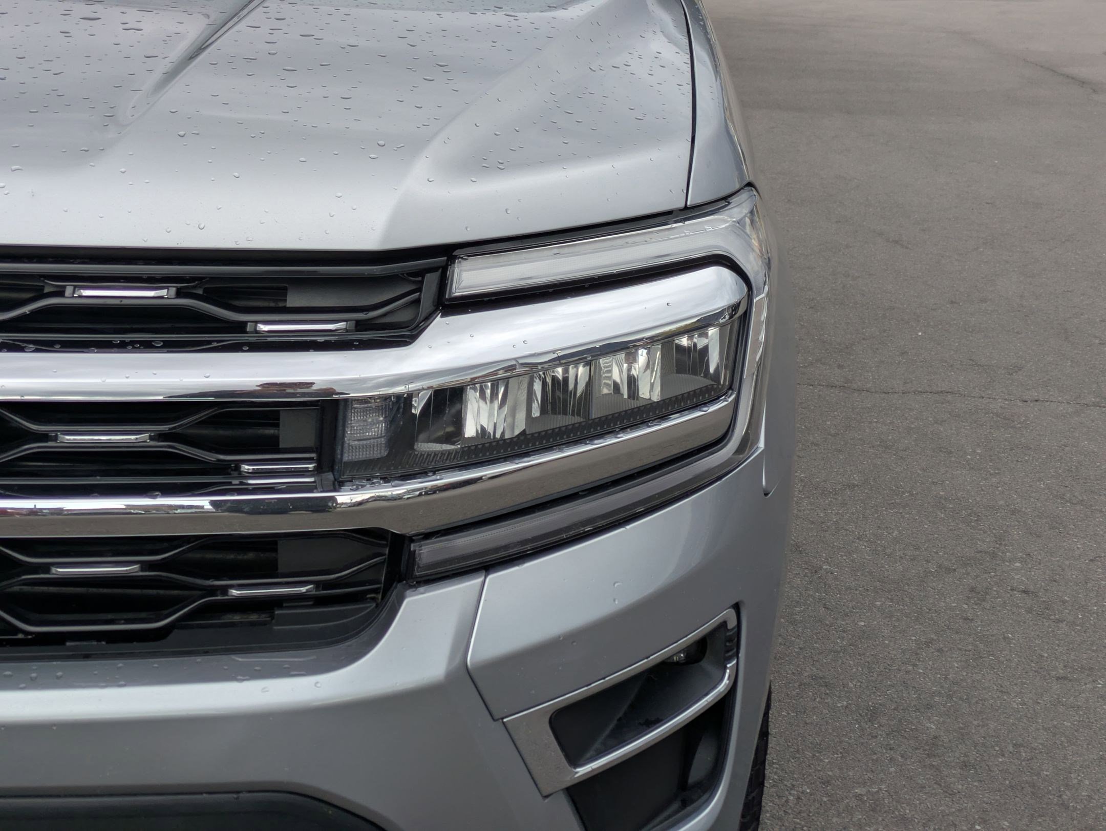 Used 2023 Ford Expedition Limited AWD/4WD image 13
