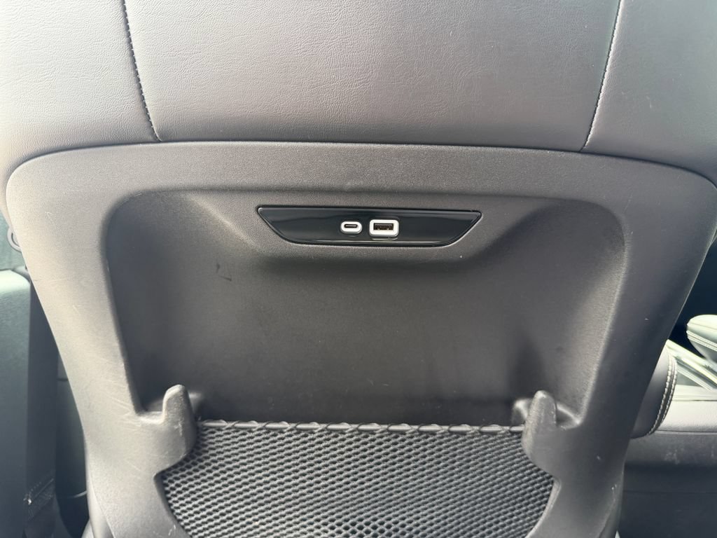 Used 2025 Chrysler Pacifica Limited FWD image 36