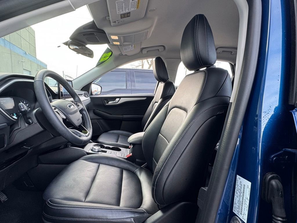 Used 2022 Ford Escape SEL image 18