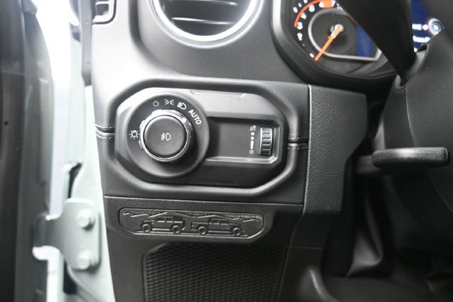 New 2026 Jeep Wrangler Unlimited Sahara w/ Whitecap Package AWD/4WD image 15