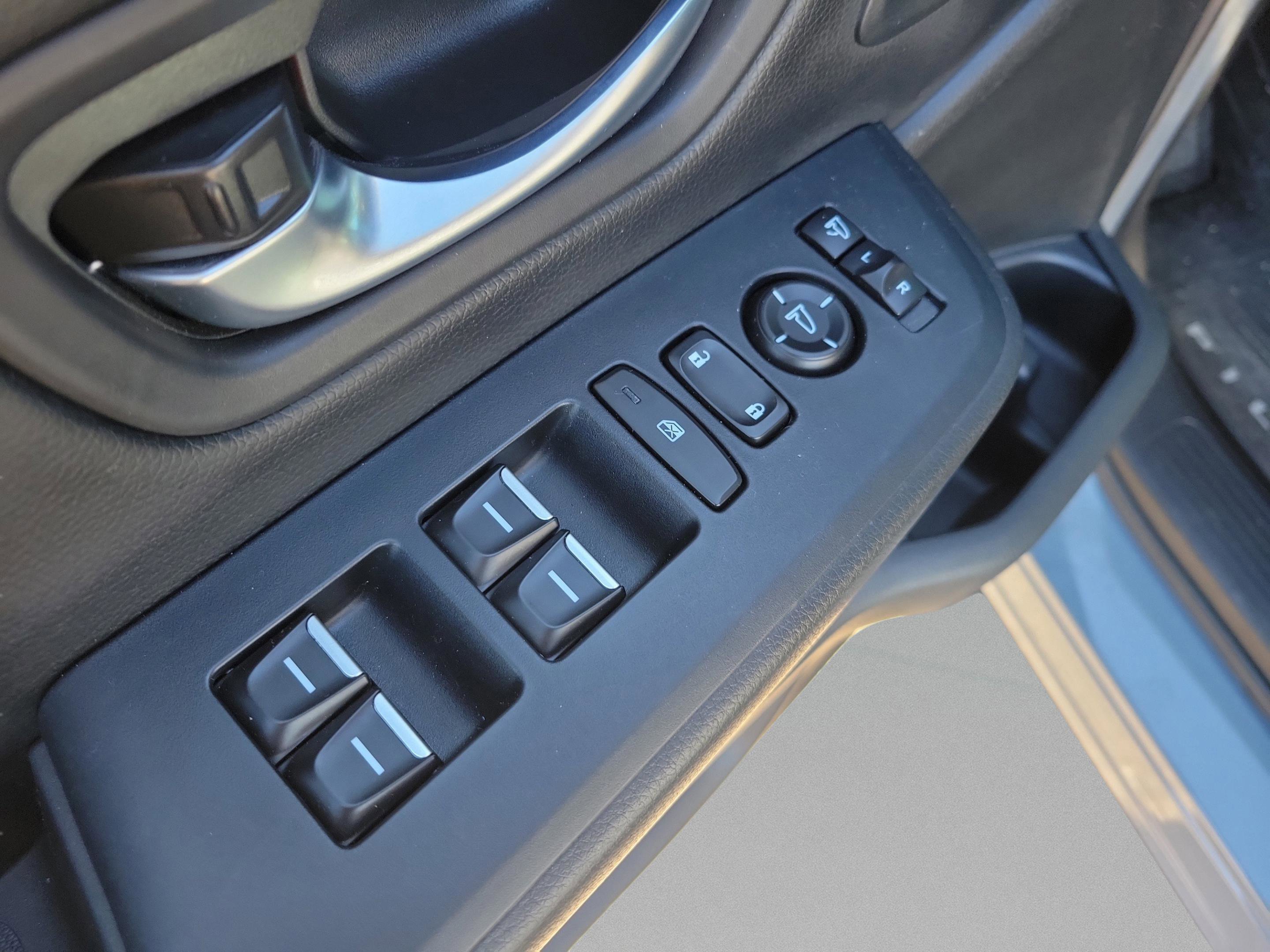 Certified 2025 Honda Pilot Black Edition image 10