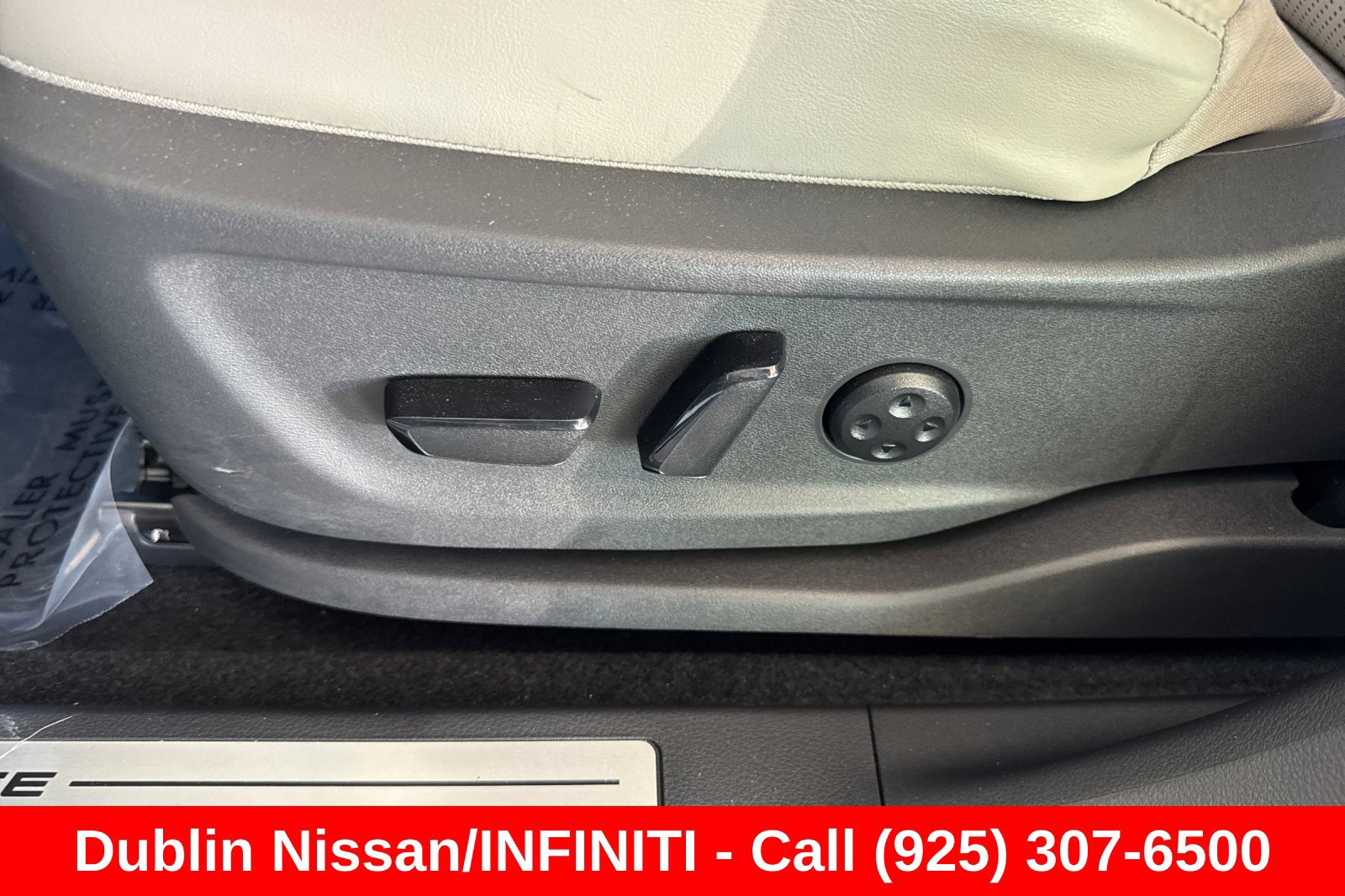 Used 2024 Nissan Ariya AWD image 14